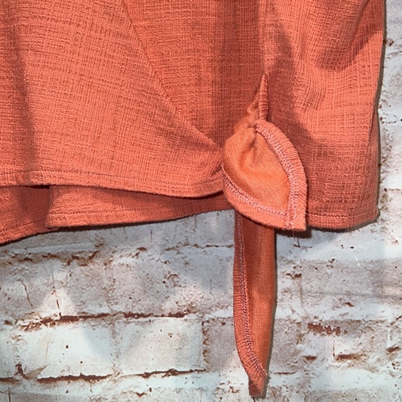 Madewell texture and thread sleeveless blouse side tie splice neck line plus 3x - Picture 4 of 8